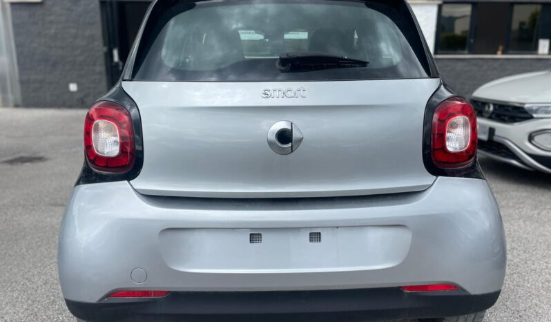 
								SMART FORFOUR 1.0 PASSION 70CV full									