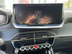 
										PEUGEOT 2008 1.2 HYBRID E-DCS ALLURE 145CV full									