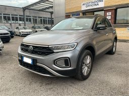 
										VOLKSWAGEN T-ROC 2.0 LIFE DSG 150CV full									
