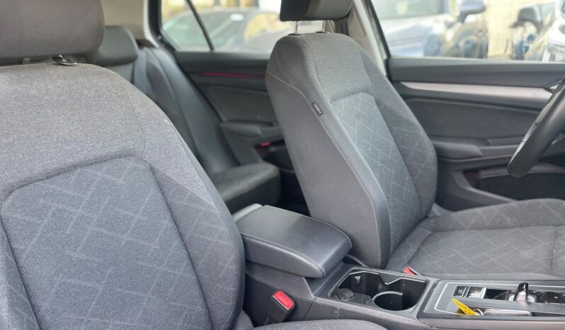 
								VOLKSWAGEN GOLF 1.0 ETSI LIFE DSG 110CV full									