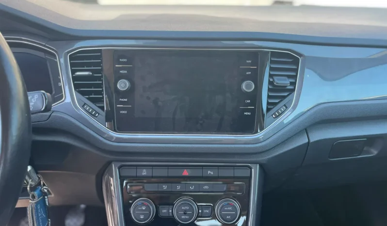 
								VOLKSWAGEN T-ROC 2.0TDI STYLE 115CV full									