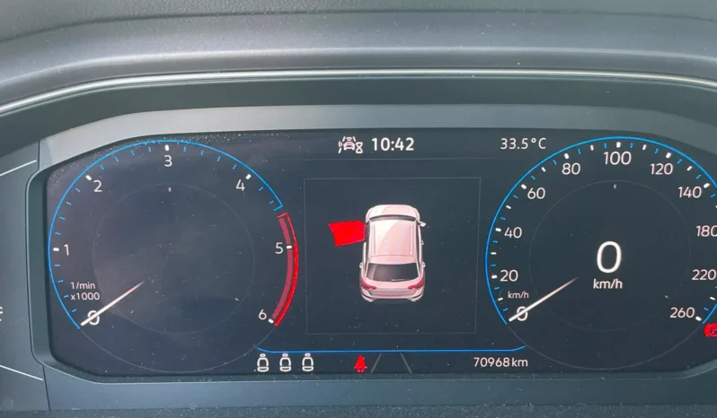 
								VOLKSWAGEN T-ROC 2.0TDI STYLE 115CV full									