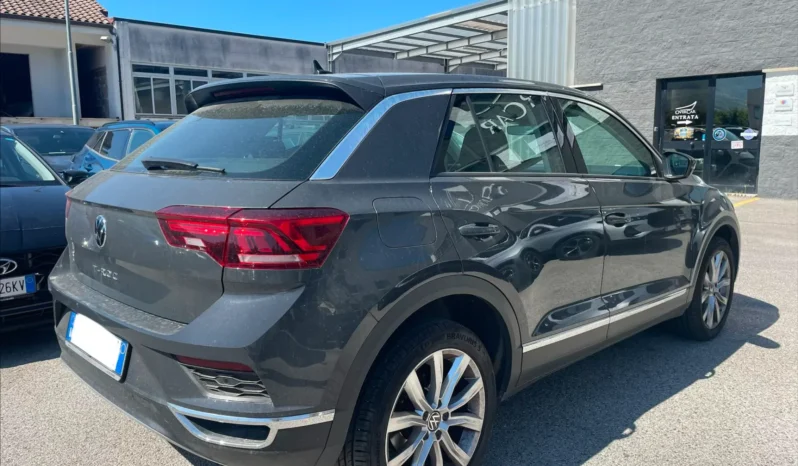 
								VOLKSWAGEN T-ROC 2.0TDI STYLE 115CV full									