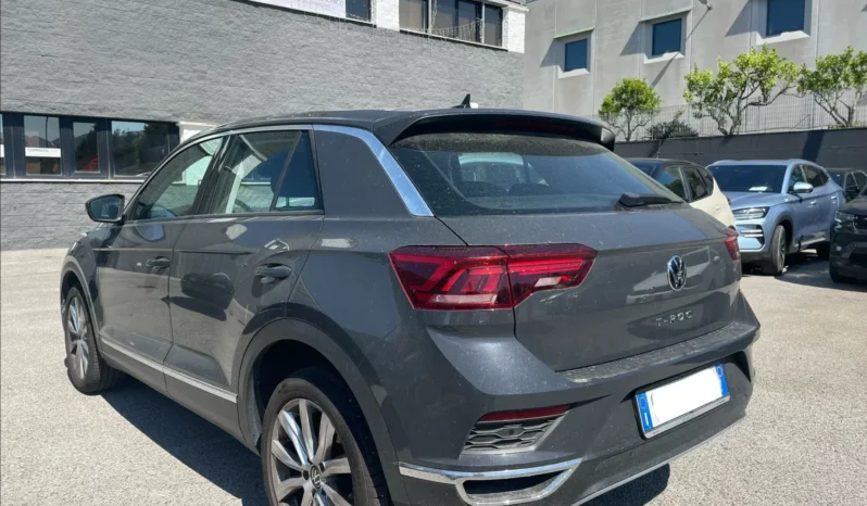 
								VOLKSWAGEN T-ROC 2.0TDI STYLE 115CV full									