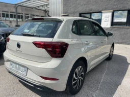 
										VOLKSWAGEN POLO 1.0 LIFE 80CV full									
