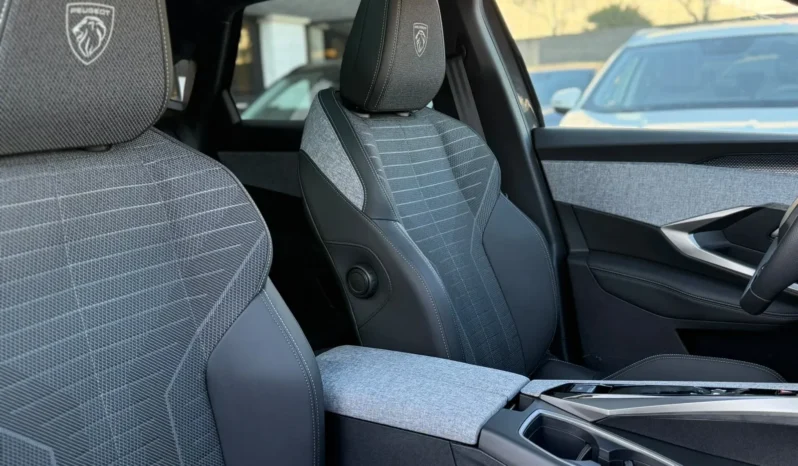 
								PEUGEOT 3008 1.2 HYBRID E-DCS GT 145CV full									