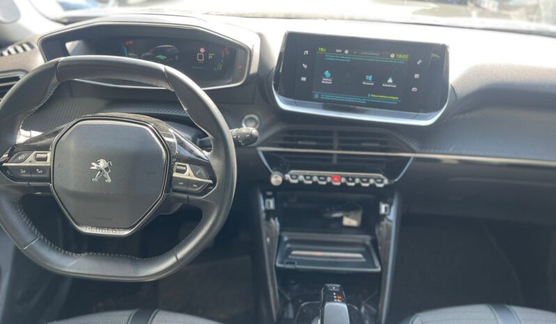 
								PEUGEOT E2008 ALLURE PACK 136CV full									