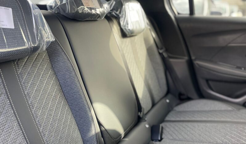 
								PEUGEOT 208 1.2 PURETECH ALLURE PACK VISION 100CV full									