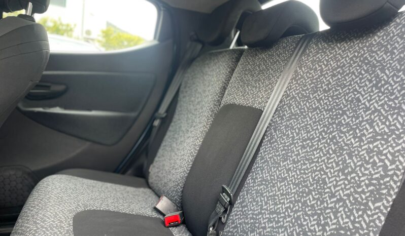 
								LANCIA YPSILON 1.0 FIREFLY HYBRID SILVER PLUS 69CV full									