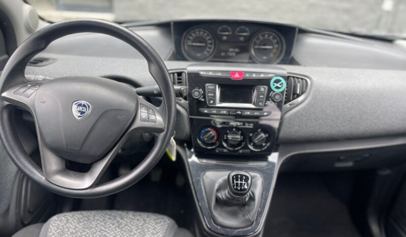 
								LANCIA YPSILON 1.0 FIREFLY HYBRID SILVER PLUS 69CV full									