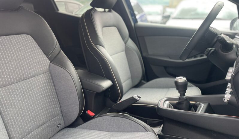 
								RENAULT CLIO 1.0TCE TECHNO 90CV full									