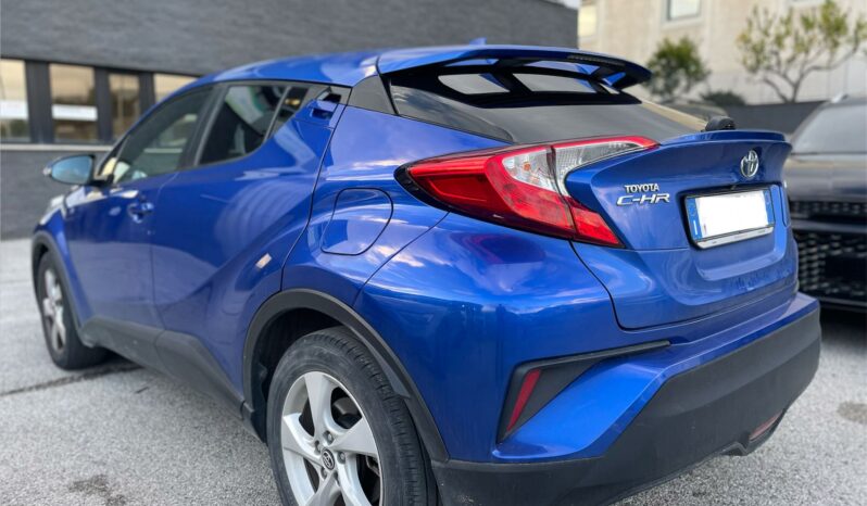 
								TOYOTA C-HR 1.8 ACTIVE E-CVT 98CV full									