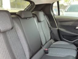 
										PEUGEOT 208 1.2 HYBRID E-DCS ALLURE 110CV full									