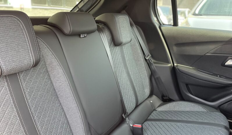 
								PEUGEOT 208 1.2 HYBRID E-DCS ALLURE 110CV full									