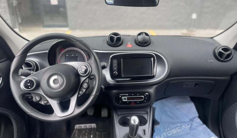 
								SMART FORFOUR 1.0 PASSION 70CV full									