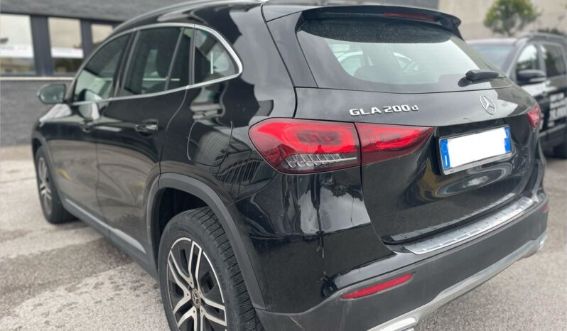 
								MERCEDES GLA200D 2.0 AUTOMATIC SPORT PLUS 150CV full									