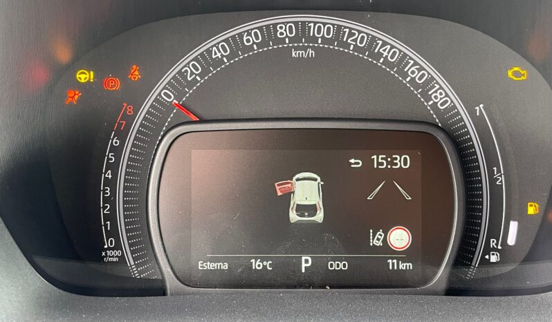 
								TOYOTA AYGO X 1.0 TREND S-CVT 72CV full									