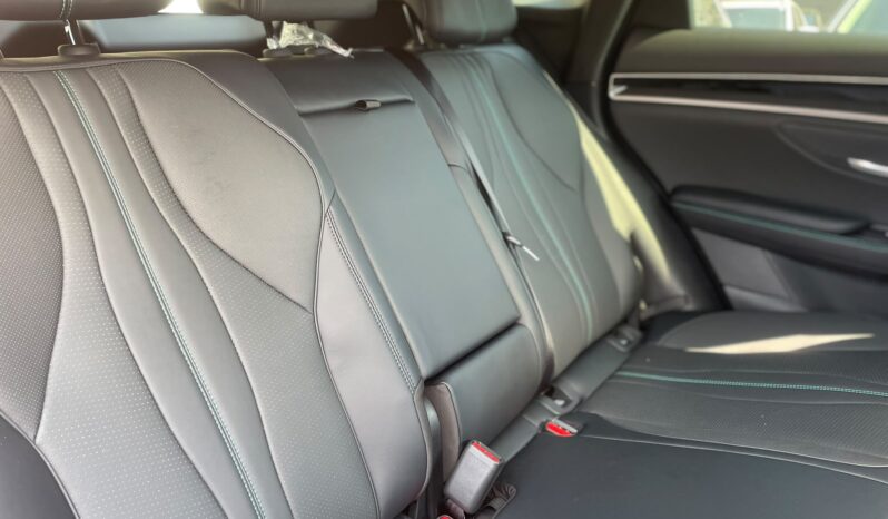 
								BYD SEAL U DMI 1.5PHEV BOOST 218CV full									