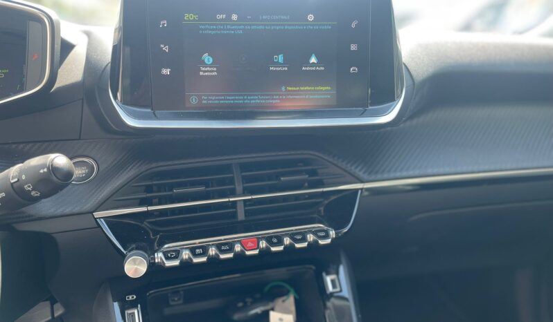 
								PEUGEOT E2008 ALLURE PACK 136CV full									