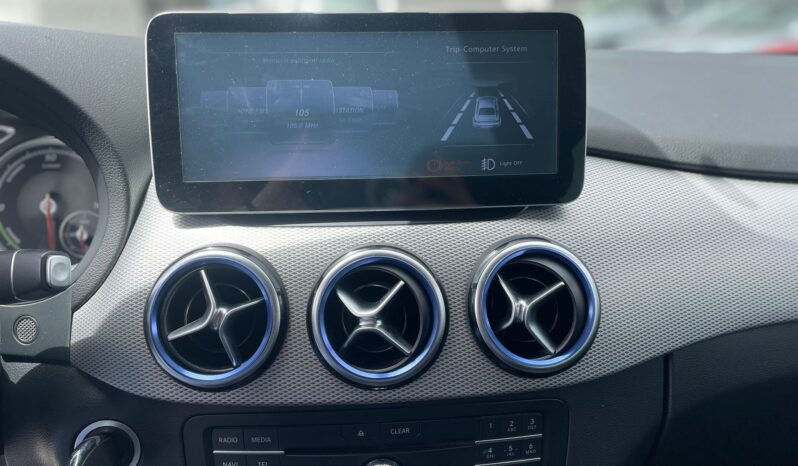
								MERCEDES CLASSE B EXECUTIVE E 88CV full									