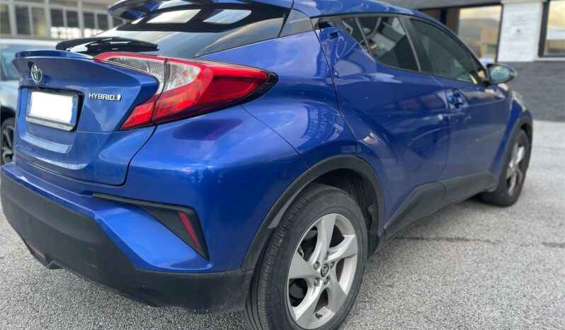 
								TOYOTA C-HR 1.8 ACTIVE E-CVT 98CV full									