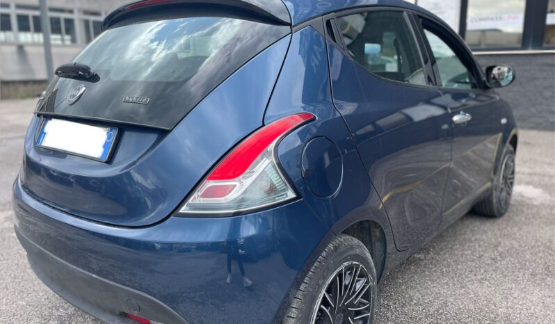 
								LANCIA YPSILON 1.0 FIREFLY HYBRID SILVER PLUS 69CV full									