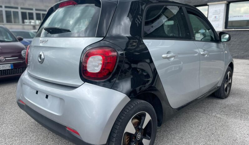 
								SMART FORFOUR 1.0 PASSION 70CV full									