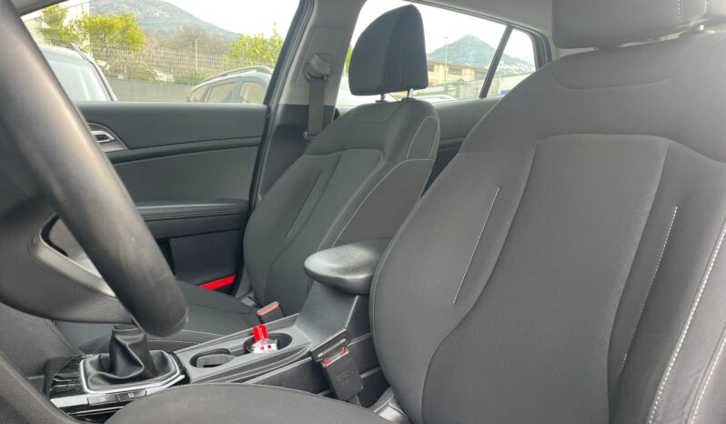 
								KIA SPORTAGE 1.6MHEV BUSINESS 136CV full									
