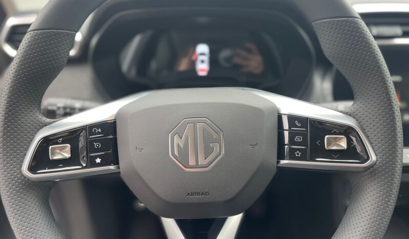 
								MG ZS 1.5 STANDARD 115CV full									