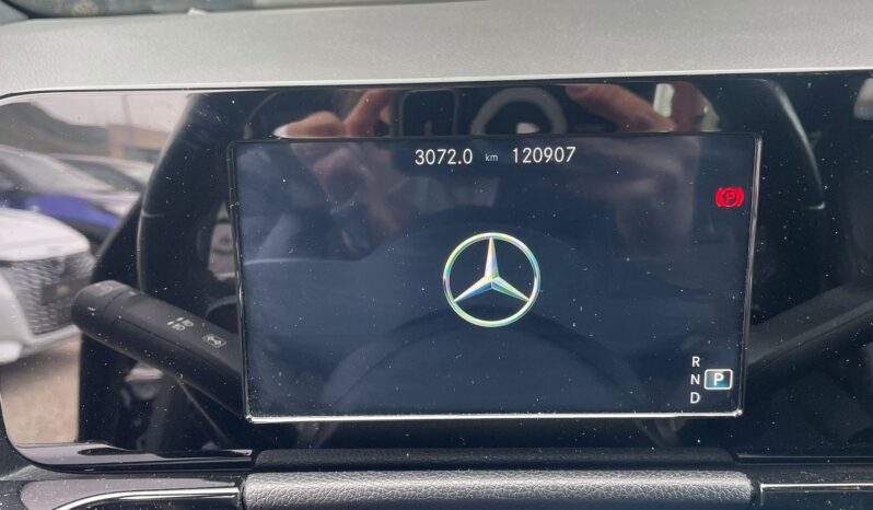 
								MERCEDES GLA200D 2.0 AUTOMATIC SPORT PLUS 150CV full									