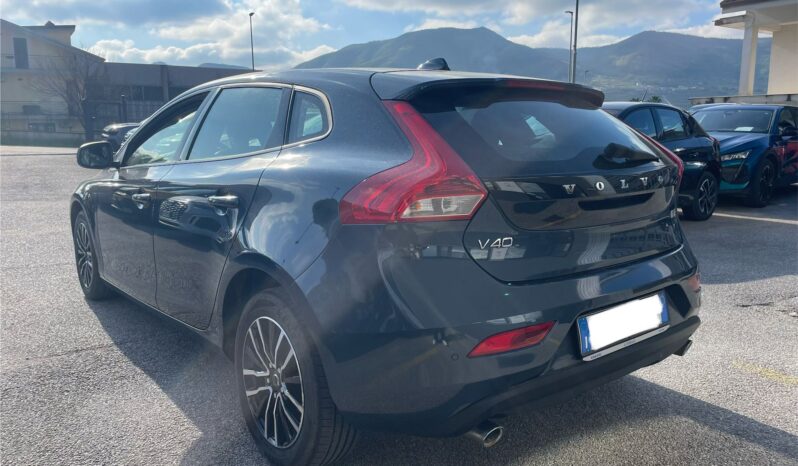 
								VOLVO V40 2.0 D2 R-DESIGN 120CV full									