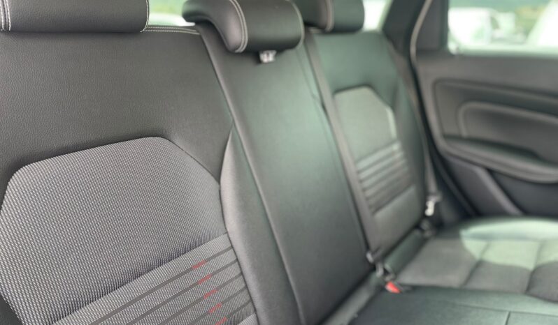 
								MERCEDES CLASSE B EXECUTIVE E 88CV full									