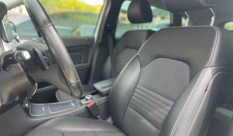 
								MERCEDES CLASSE B EXECUTIVE E 88CV full									