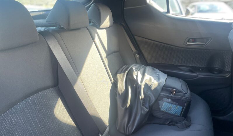
								TOYOTA CH-R 1.8 ACTIVE E-CVT 97CV full									