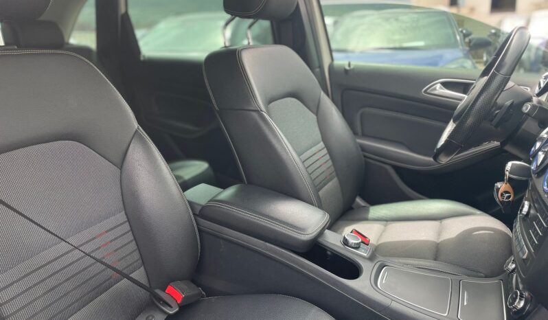 
								MERCEDES CLASSE B EXECUTIVE E 88CV full									