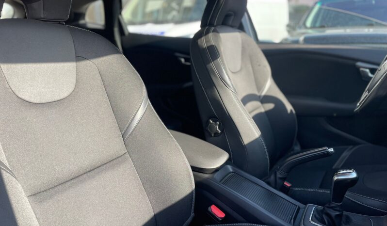 
								VOLVO V40 2.0 D2 R-DESIGN 120CV full									