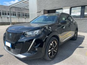PEUGEOT E2008 ALLURE PACK 136CV