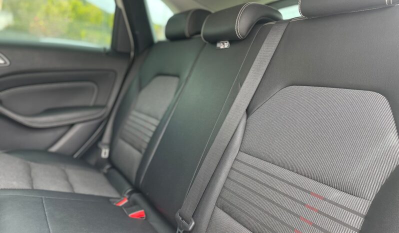 
								MERCEDES CLASSE B EXECUTIVE E 88CV full									