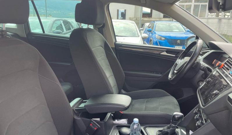 
								VOLKSWAGEN TIGUAN 2.0 R-LINE 150CV full									