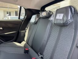 
										PEUGEOT 208 1.2 HYBRID E-DCS ALLURE 110CV full									