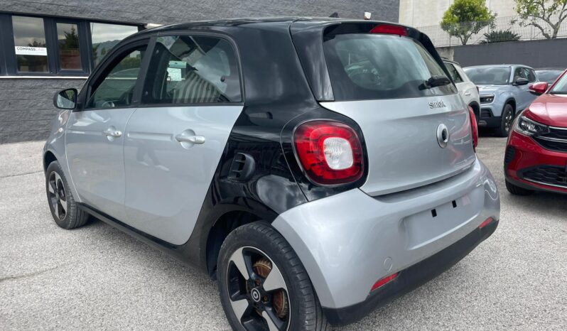 
								SMART FORFOUR 1.0 PASSION 70CV full									