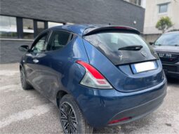 
										LANCIA YPSILON 1.0 FIREFLY HYBRID SILVER PLUS 69CV full									