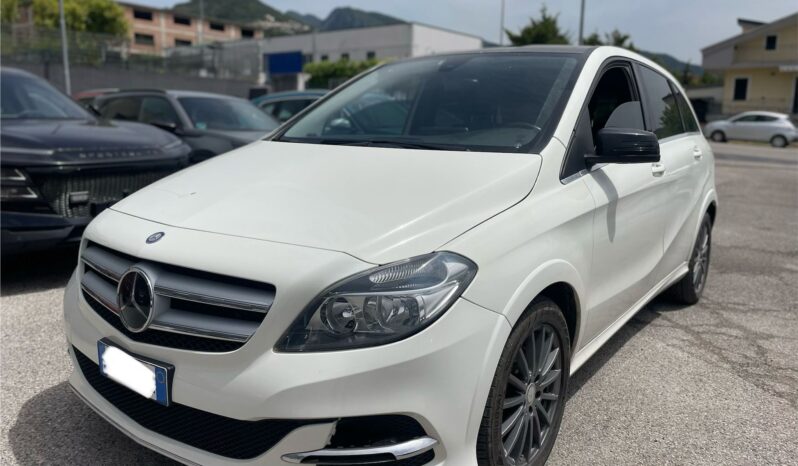 
								MERCEDES CLASSE B EXECUTIVE E 88CV full									