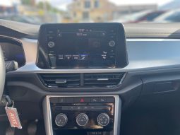 
										VOLKSWAGEN T-ROC 1.0 LIFE 110CV full									