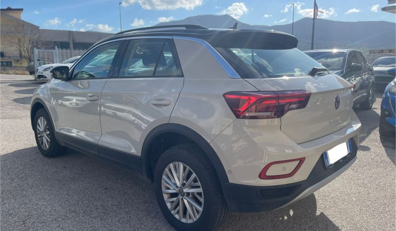 
								VOLKSWAGEN T-ROC 1.0 LIFE 110CV full									