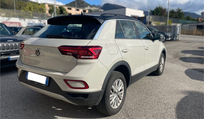 
								VOLKSWAGEN T-ROC 1.0 LIFE 110CV full									