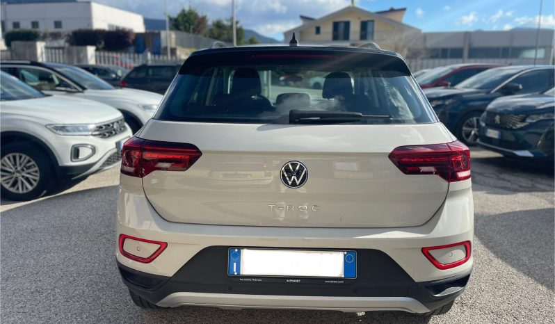 
								VOLKSWAGEN T-ROC 1.0 LIFE 110CV full									