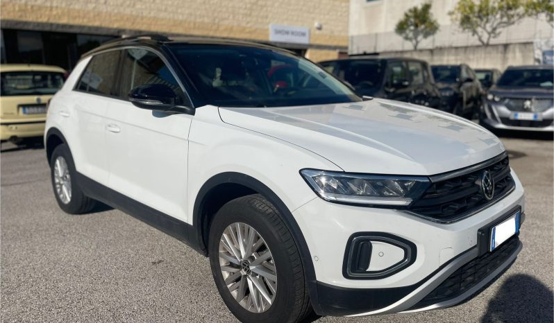 
								VOLKSWAGEN T-ROC 1.5 LIFE DSG 150CV full									
