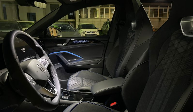 
								VOLKSWAGEN TIGUAN 2.0 DSG R-LINE PLUS 150CV full									