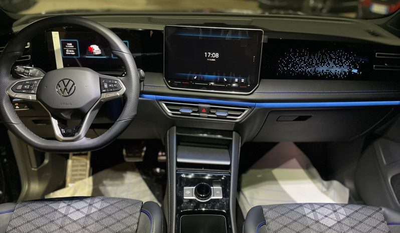 
								VOLKSWAGEN TIGUAN 2.0 DSG R-LINE PLUS 150CV full									